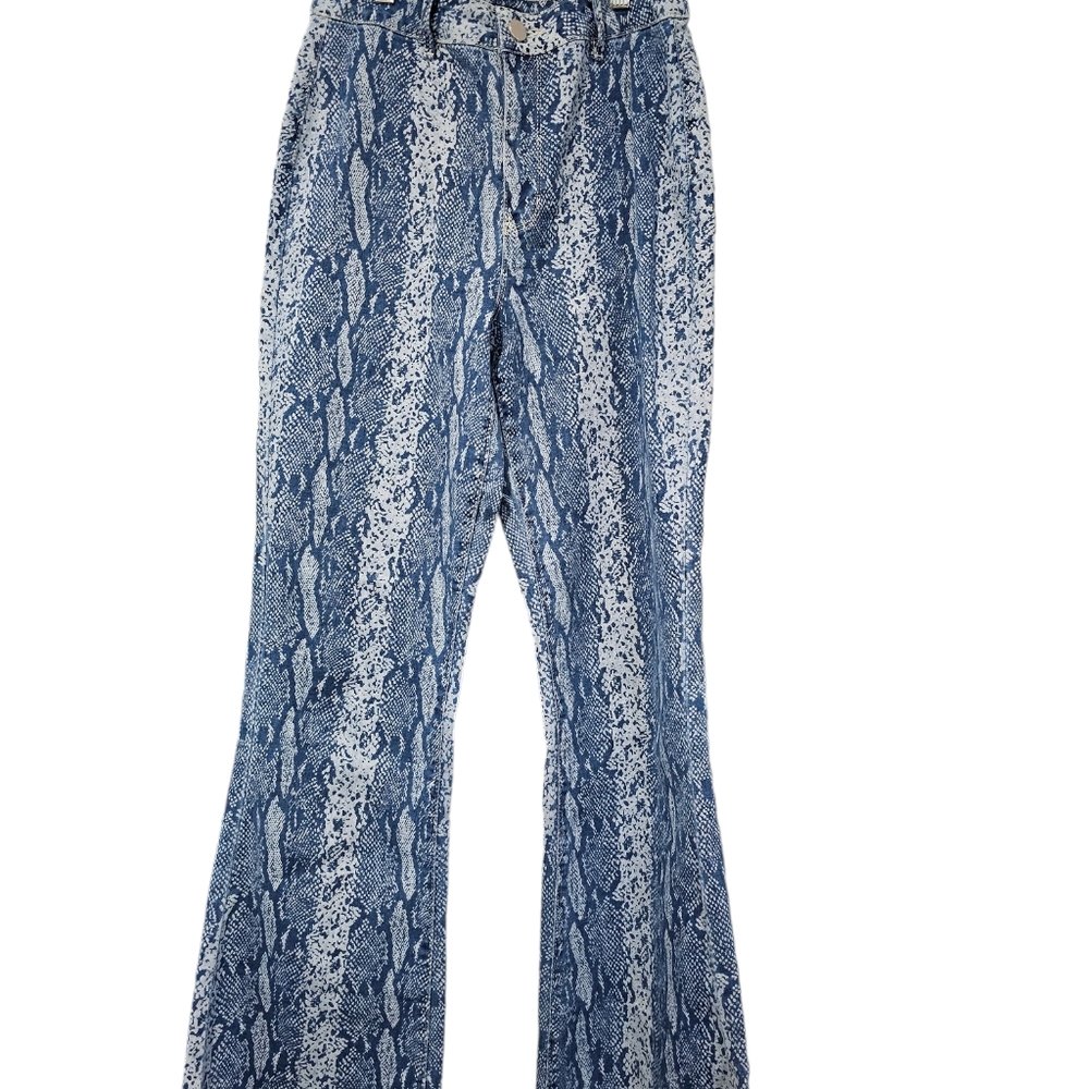 Fashion Nova Acid Wash Wide Bottom